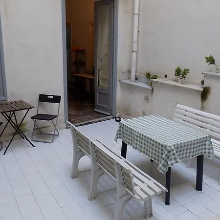 Vespa Guest house 2*